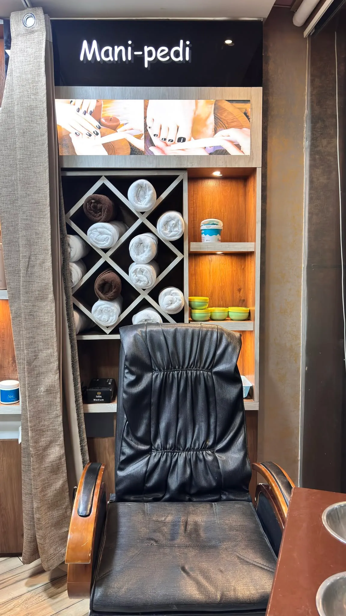 Manicure and pedicure area at GreenLand